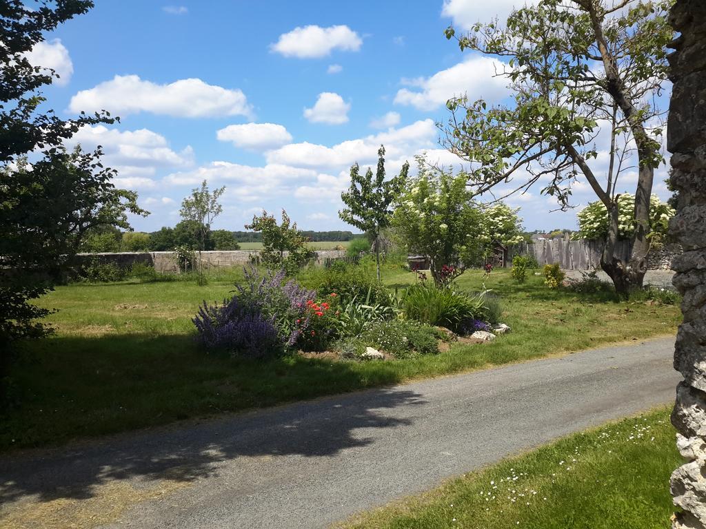 La Cle Des Chants Tauxigny Exterior photo