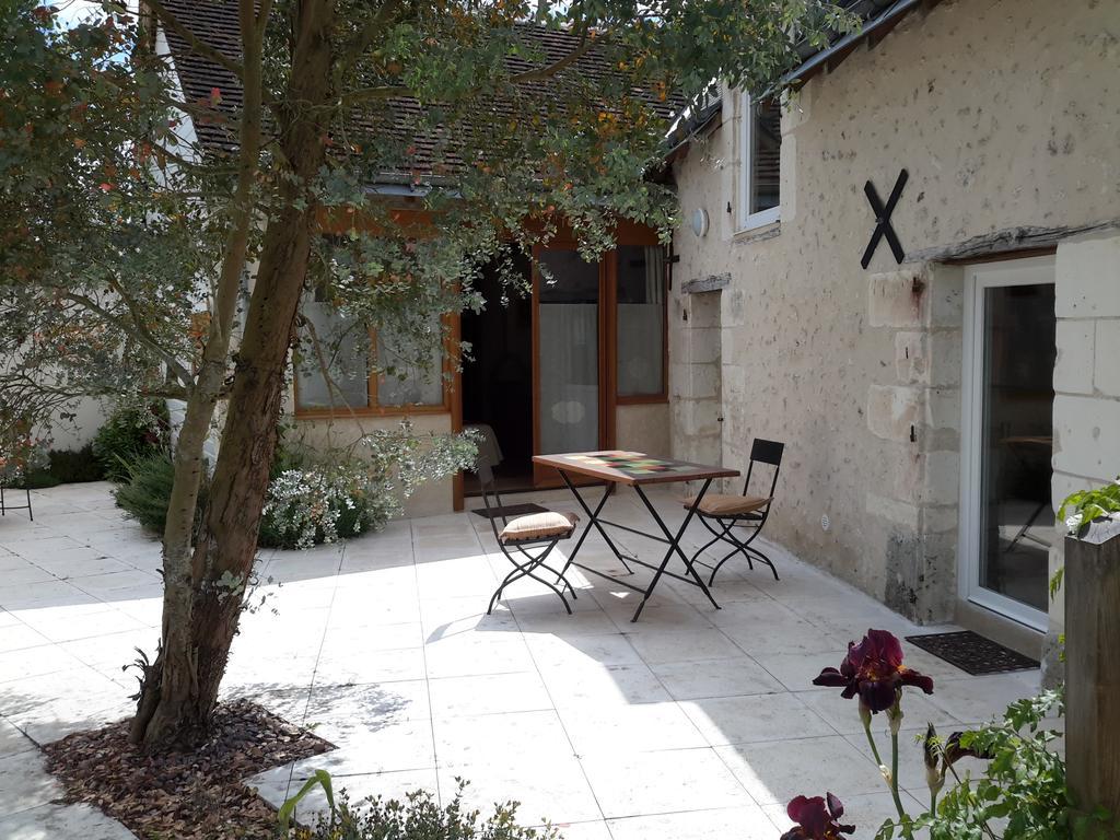 La Cle Des Chants Tauxigny Room photo