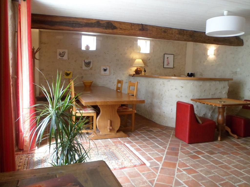 La Cle Des Chants Tauxigny Room photo
