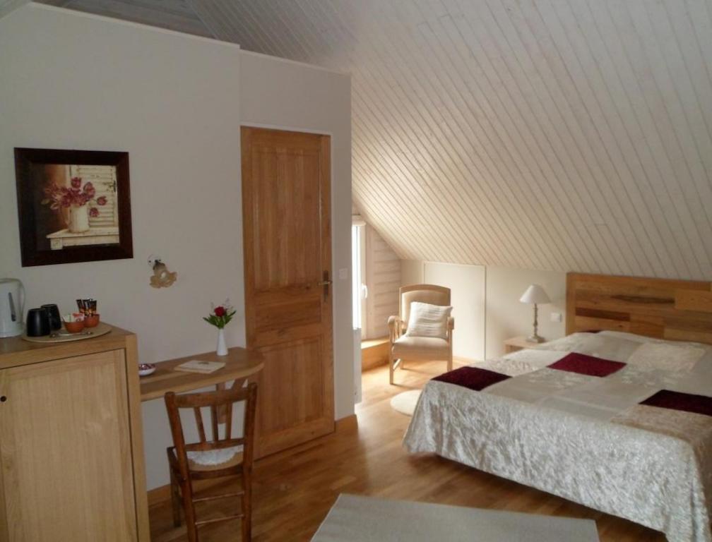 La Cle Des Chants Tauxigny Room photo